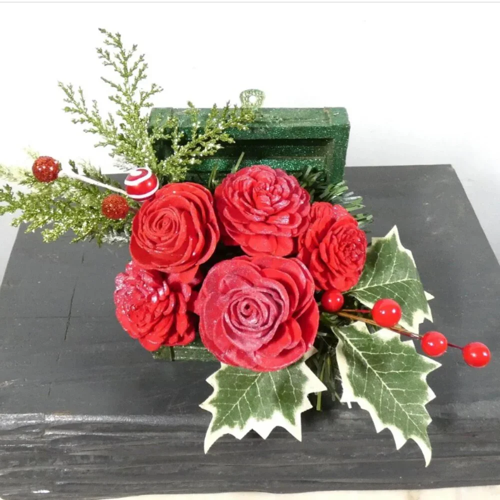 Sparkling small wood, suitcase, trunk, treasure chest, w/Sola sparkling roses